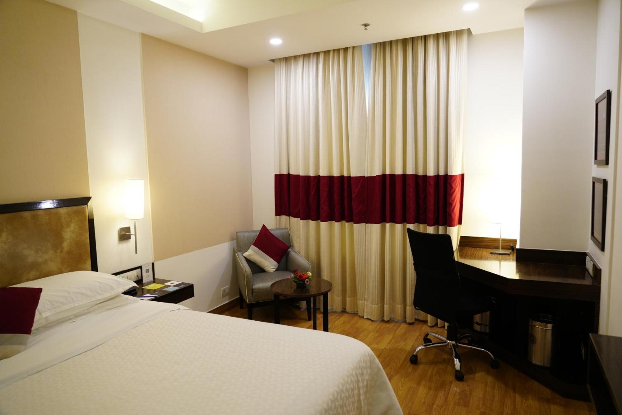Four Points By Sheraton Vadodara Extérieur photo