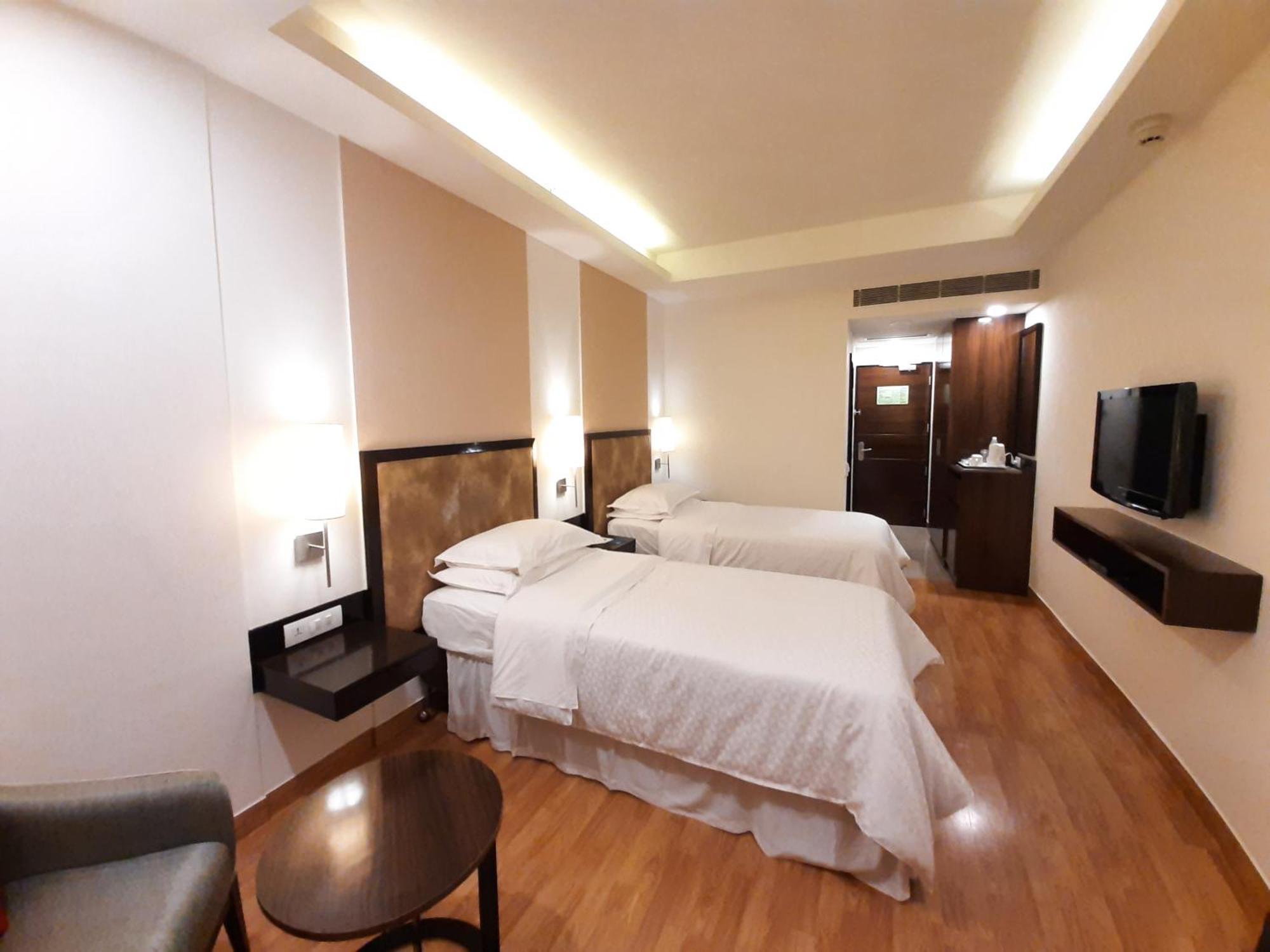 Four Points By Sheraton Vadodara Extérieur photo