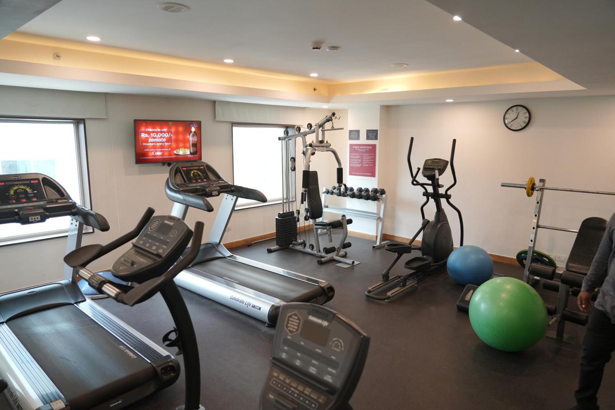 Four Points By Sheraton Vadodara Extérieur photo
