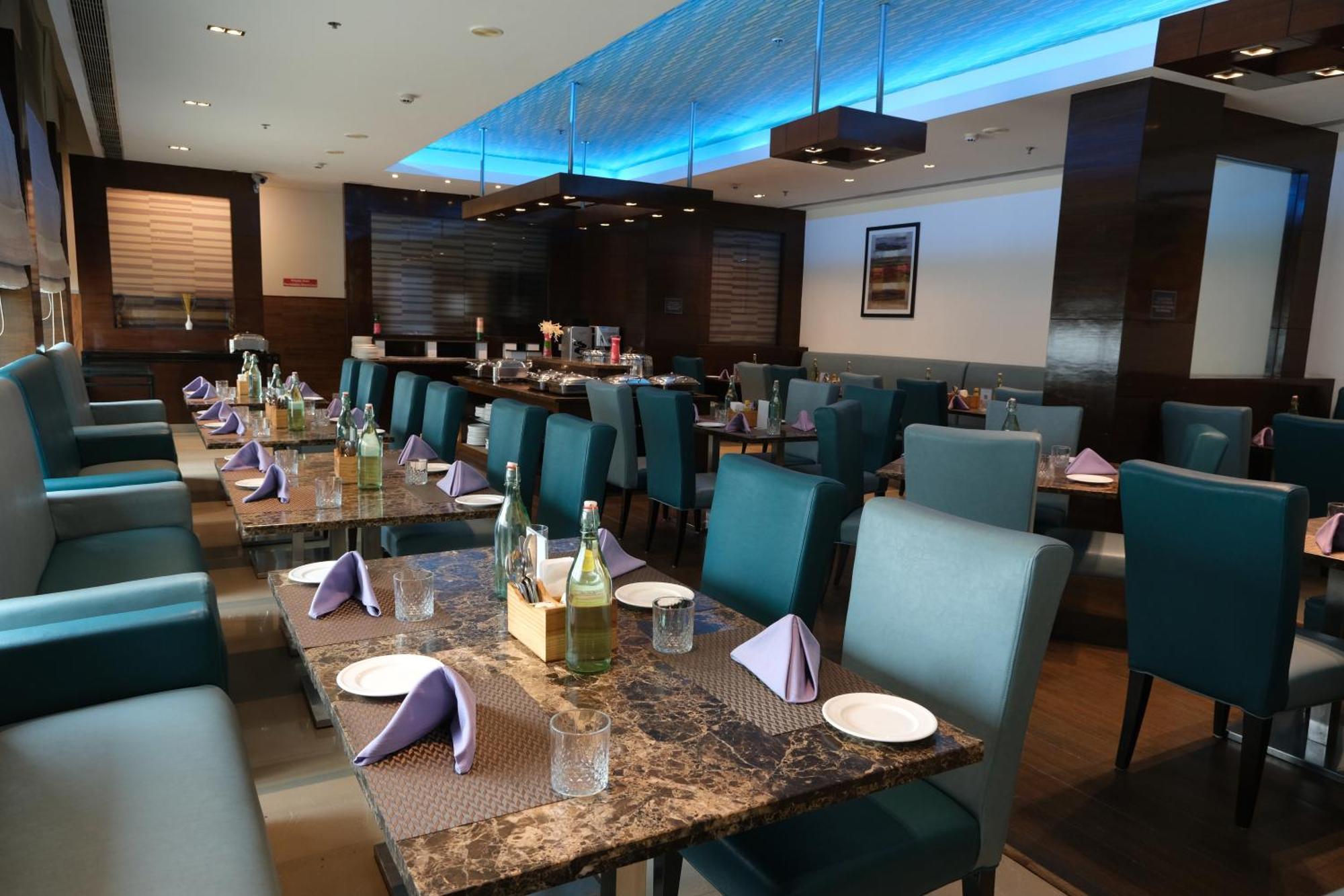 Four Points By Sheraton Vadodara Extérieur photo