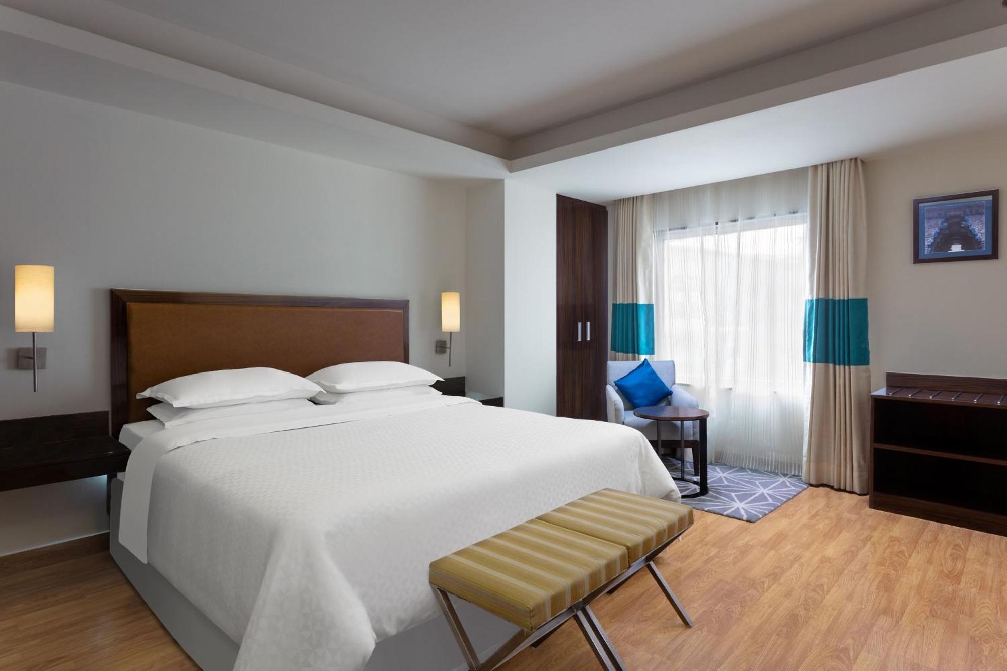 Four Points By Sheraton Vadodara Extérieur photo